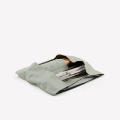 Quechua TABLE DE CAMPING COMPACTE 4/6 PERSONNES - PLATEAU BOIS - POCHE DE RANGEMENT -Regatta Promos Boutique table de camping compacte 46 personnes plateau bois poche de rangement 3