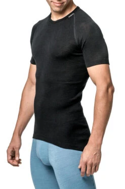 Woolpower Tee De Base Couche Merino LITE - Noir -Regatta Promos Boutique woolpower tee de base couche merino lite noir 4